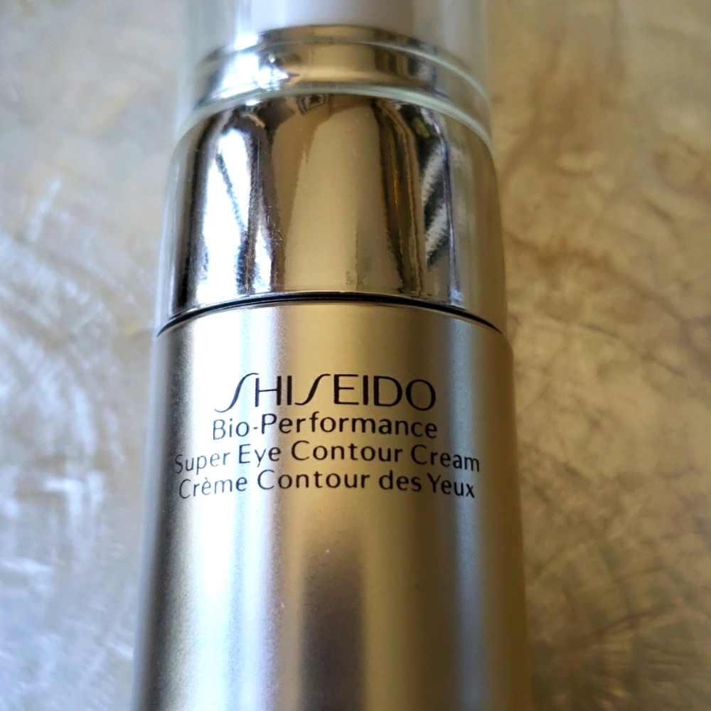 Shiseido Bio Performance Super Eye Contour Cream.